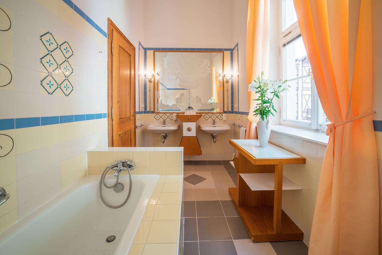 Františkovy Lázně Hotel Three Lilies Inkl Aquaforum מראה חיצוני תמונה