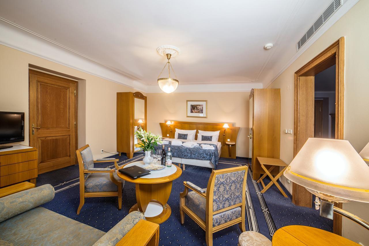 Františkovy Lázně Hotel Three Lilies Inkl Aquaforum מראה חיצוני תמונה
