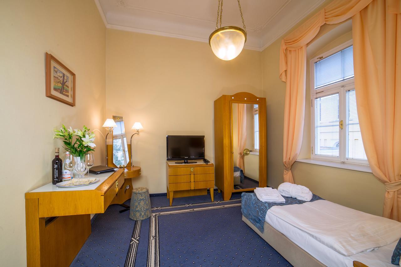 Františkovy Lázně Hotel Three Lilies Inkl Aquaforum מראה חיצוני תמונה